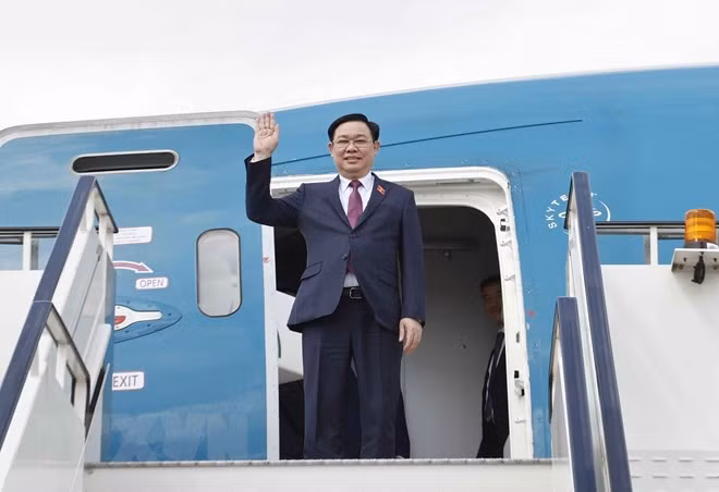 Chu tich Quoc hoi den London, bat dau tham chinh thuc Vuong quoc Anh-Hinh-2