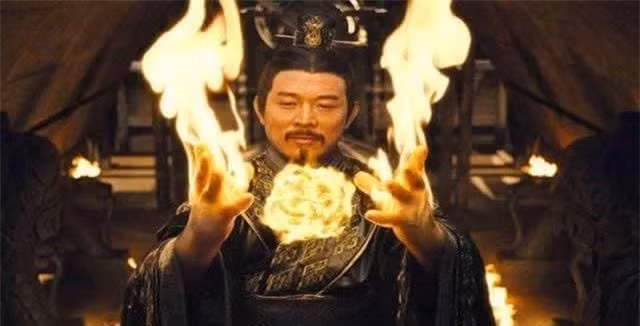 'Ông tổ trộm mộ' thấy thứ này trong lăng Tần Thủy Hoàng lập tức rời đi 'Ong to trom mo' thay thu nay trong lang Tan Thuy Hoang lap tuc roi di