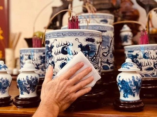 4 đại kỵ khi bao sái ban thờ cúng Rằm tháng 7 ít người biết 4 dai ky khi bao sai ban tho cung Ram thang 7 it nguoi biet