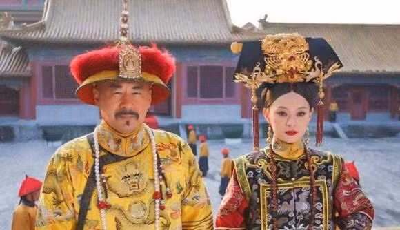 Thời xưa, các phi tần làm mọi cách để giành được sự sủng ái và cố gắng hết sức để lấy lòng hoàng đế. Họ hy vọng rằng mình có thể mang thai người thừa kế của hoàng đế nếu con trai họ có thể được phong làm thái tử, địa vị của họ trong hậu cung sẽ được ổn định.