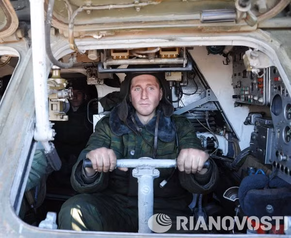 Một trong những yêu cầu đặt ra đối với các binh sĩ trong đợt huấn luyện này đó là, vận hành hệ thống tên lửa đất đối không tự hành.