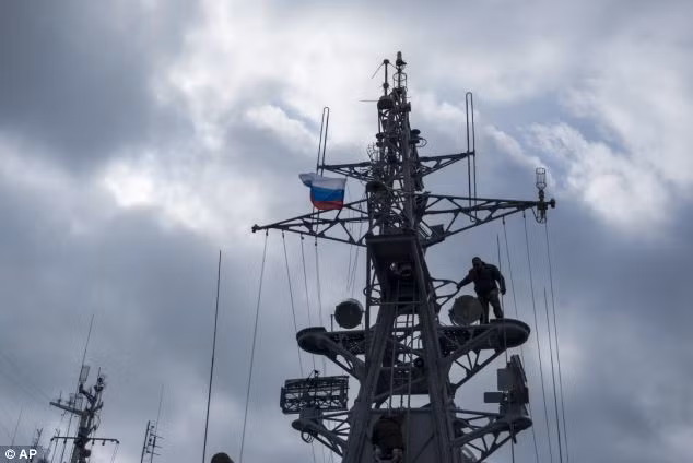 Đại sứ Ukraine tại Liên Hiệp Quốc Yuri Klymenko cũng cảnh báo về một sự suy giảm mạnh trong mối quan hệ Kiev-Moscow.