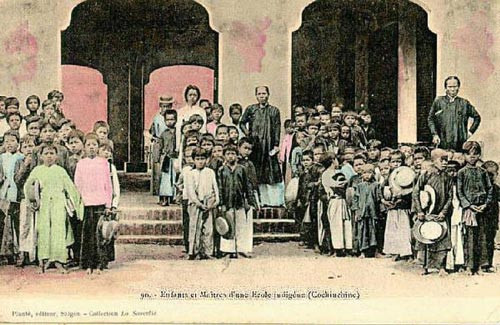 Những lớp học thời Pháp thuộc dần đổi mới cách dạy và học của giáo dục nước nhà.