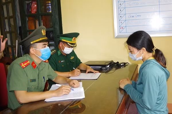 Triệt phá đường dây đưa người vượt biên trái phép ảnh 1