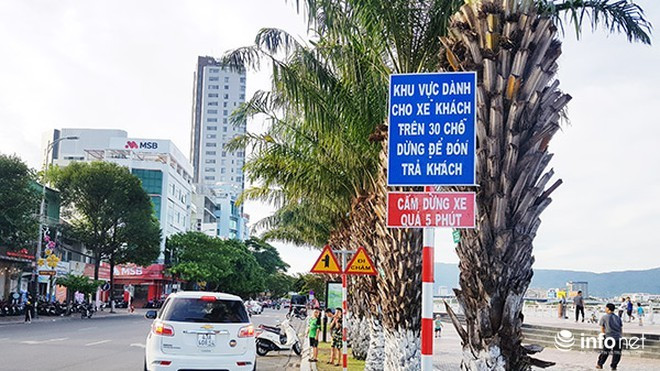 Ô tô dừng quá 5 phút sẽ bị phạt: Cánh tài xế nói gì? ảnh 2