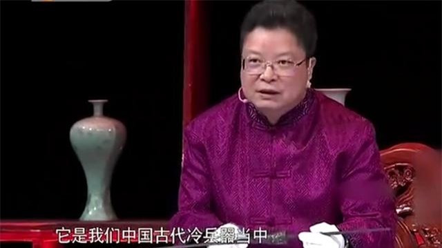 Chàng trai mang binh khí của tổ tiên đi kiểm định, chuyên gia giận dữ ảnh 3