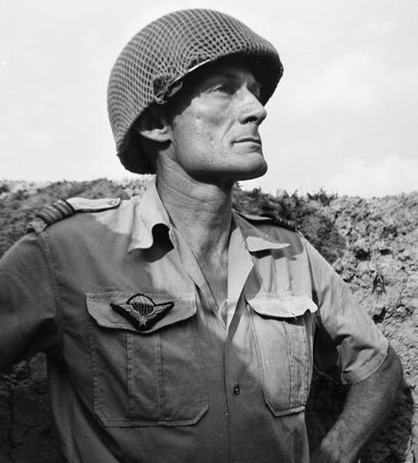 Sĩ quan cấp cao Quân đội Pháp Langlais.