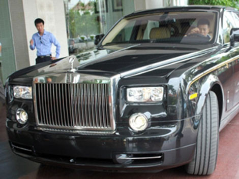 Siêu xe Rolls – Royce Phantom của ông Trần Xuân Thạch ngày mới mua về.