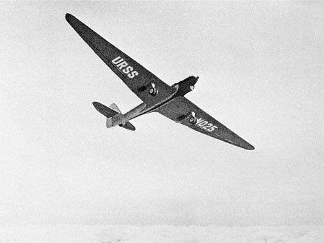 Máy bay thử nghiệm Tupolev ANT-25.