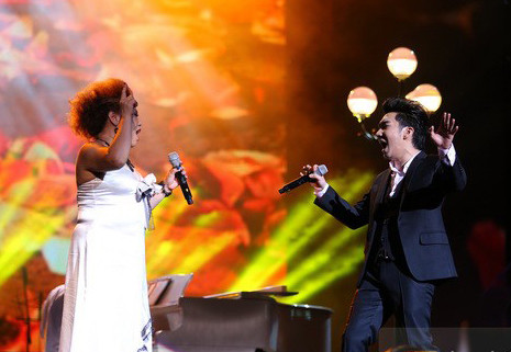 Hình ảnh đẹp của Quang Hà và chị Siu tại đêm nhạc ở TPHCM