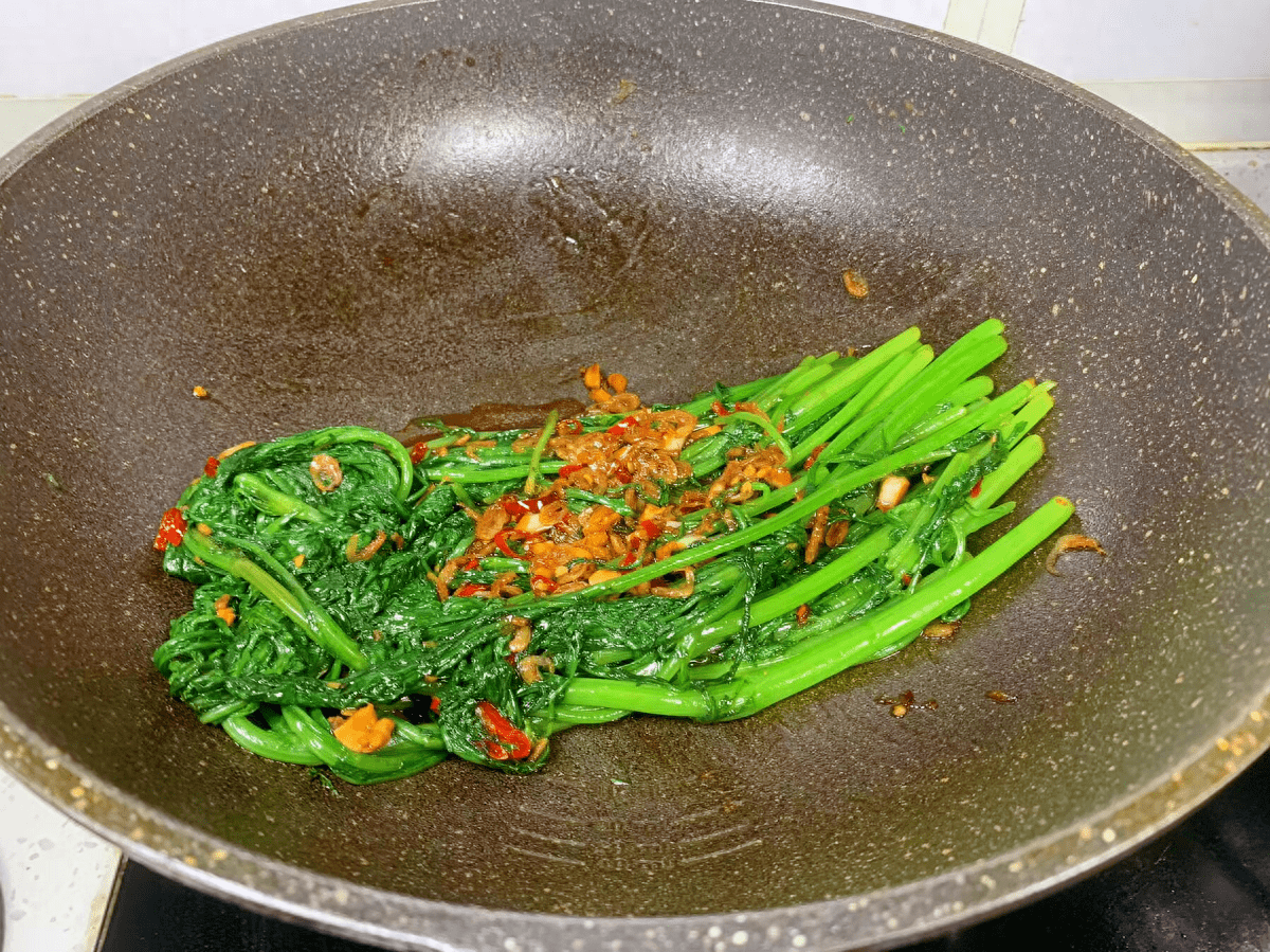 Loai rau an vao mat gan, de ngu, xao tep kho cuc ngon-Hinh-6