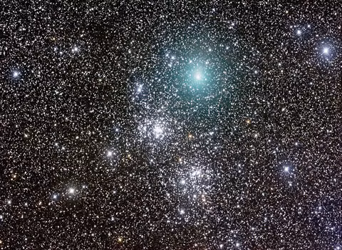 Vũ trụ. Sự tạo thành của vũ trụ hiện nay cũng mới chỉ được giải thích dựa trên thuyết Big Bang, một vụ nổ cực lớn giải phóng ra nguồn năng lượng lớn chưa từng thấy. Các nhà khoa học tin rằng nếu tìm được phân tử sinh ra ngay sau khi vụ nổ Big Bang kết thúc thì chúng ta có thể giải thích được sự tồn tại bí ẩn của vũ trụ này.