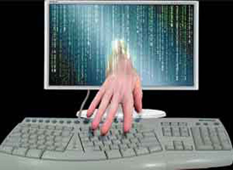  Cặp đôi dối trá. Cặp đôi này gồm Benjamin Stark 20 tuổi và Robert Lyttle 18 tuổi. Chúng phải chịu trách nhiệm về những vụ đột nhập vào mạng quốc gia, trong đó có mạng của Hải quân, NASA, FAA và Bộ Quốc phòng. 2 tên tội phạm này bị bắt năm 2005.