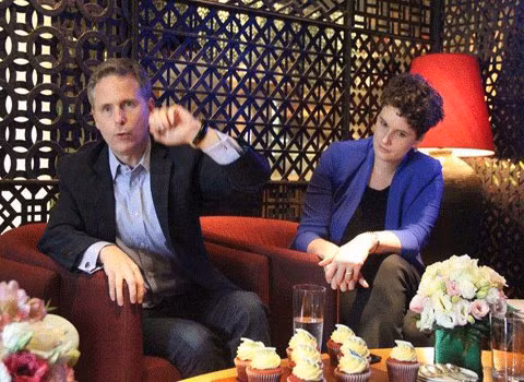 Google: 17 triệu người Việt Nam đang dùng smartphone. Google vừa công bố số liệu khảo sát về hành vi người sử dụng điện thoại thông minh (smartphone) ở Việt Nam, theo đó hành vi của người tiêu dùng đang thay đổi vì thế doanh nghiệp cũng cần phải thay đổi theo.