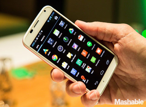 Moto X có giá sản xuất 221 USD. Theo thông tin mà công ty IHS mới đưa ra, Moto X chỉ có giá 221 USD, thấp hơn so với giá sản xuất của Samsung Galaxy S IV là 16 USD.