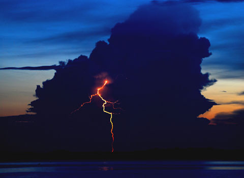 Hiện tượng này nổi tiếng tới mức nó được đưa vào quốc kỳ, quốc ca của Venezuela.