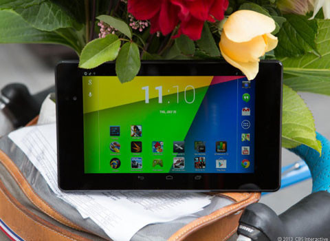 Google Nexus 7 mới có vấn đề với GPS. Trên một vài diễn đàn online, vài người sở hữu Google Nexus 7 đã cho biết họ gặp vấn đề về hệ thống định vị GPS, máy tự động không kết nối chỉ sau 2 phút sử dụng.
