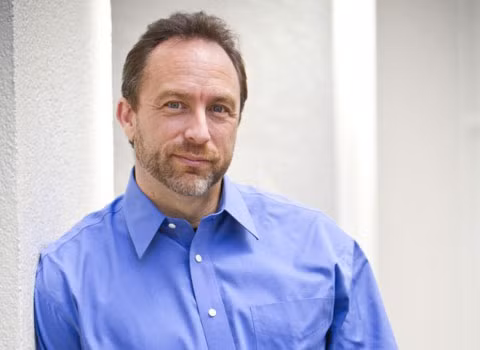 Đồng sáng lập Wikipedia “ghét” chính phủ Trung Quốc. Trong một bài phỏng vấn được thực hiện tại Hồng Kông với tờ The Wall Street Journal, đồng sáng lập Wikipedia cho biết ông thà để Wikipedia không xuất hiện tại Trung Quốc còn hơn để trang web chịu sự kiểm soát của các cơ quan chức năng Trung Quốc.