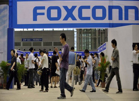 Apple đòi Foxconn chuyển 2 mẫu điện thoại mới vào đầu tháng 9. Wall Street Journal đưa tin Apple đã yêu cầu Foxconn chuyển cho họ 2 mẫu iPhone mới trong đầu tháng 9 này.