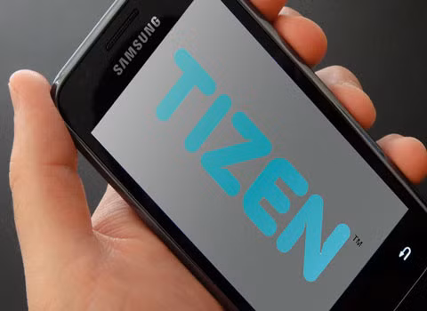 Samsung chính thức ra mắt Tizen tại Hội nghị các nhà phát triển vào tháng 10. Theo công ty Tizen Indonesia, hệ điều hành Tizen sẽ được ra mắt chính thức tại Hội nghị các nhà phát triển cả Samsung vào cuối tháng 10 và đây cũng là thời điểm thiết bị Tizen đầu tiên được phát hành.