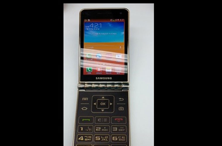 Điện thoại 2 màn hình Samsung Galaxy Golden. Chiếc điện thoại này có màn hình 3,75 inch, 2 màn hình AMOLED với độ phân giải 480x480. Nó sử dụng bộ vi xử lý lõi tứ Qualcom Snapdragon 400, tốc độ xử lý 1,7 GHz, RAM 2 Gb, 2 camera, một đài FM. Samsung Galaxy Golden sử dụng hệ điều hành Android 4.1.2. Nó hỗ trợ băng thông LTE 3 và 8.Điện thoại này có thể ra mắt vào cuối tháng 8 tại thị trường Hàn Quốc.