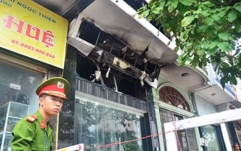 Nguyên nhân của vụ cháy là do chập điện bảng đèn Led treo ở tầng 2 của ngôi nhà.