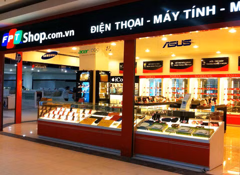 Tham vọng 100 triệu USD ở Singapore của FPT. "Mong muốn của FPT trong thời gian tới là có trận đánh lớn ở Singapore, hướng tới mục tiêu đạt doanh thu 100 triệu USD ở thị trường Singapore và khu vực Đông Nam Á", Tổng Giám đốc FPT Bùi Quang Ngọc tiết lộ