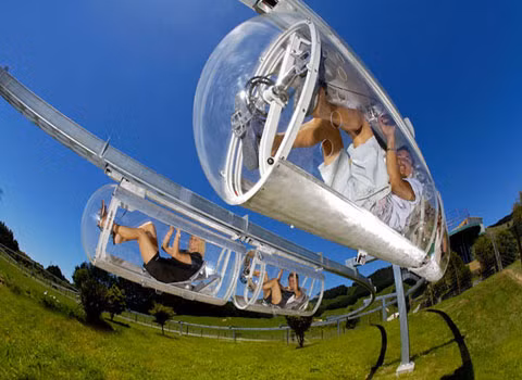 Đường ray đơn. Ý tưởng đầu tiên về việc xây dựng đường ray đơn được công ti Shweed, New Zealand đưa ra vài năm trước: đó là hệ thống đường ray đơn, trong đó chúng ta sẽ sử dụng một thiết bị khá giống với chiếc xe đạp để di chuyển