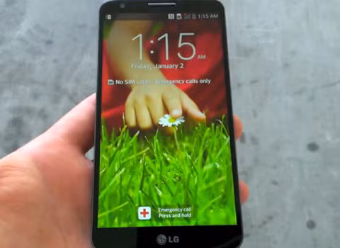 LG G2 phiên bản Google Play: không có kế hoạch. Trưởng bộ phận quan hệ công chúng của LG, Ken Hong cho biết hãng không có kế hoạch sản xuất phiên bản Google Play cho chiếc điện thoại con cưng mới được ra mắt G2