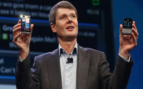 BlackBerry sẵn sàng bán công ty? Lãnh đạo BlackBerry đang thành lập một ủy ban đặc biệt để tìm mọi cách cứu lấy BlackBerry, bao gồm biến thành công ty liên doanh, bán các tài sản của công ty và cuối cùng là bán cả công ty.