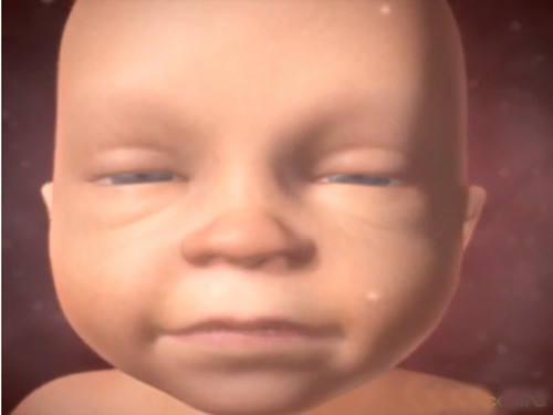 Thai nhi 26 tuần: Ngắm bé mở mắt. Thai nhi tuần 26 có chiều dài tính từ đầu đến mông đạt khoảng 21 - 23 cm, cân nặng khoảng 900 - 910g. Thời điểm này, em bé đã có những bước phát triển nhanh chóng một cách đáng kinh ngạc. Đa số các bé sẽ đạt mức cân nặng chuẩn trong tuần này và mẹ cần phải chú ý quản lý chặt chẽ chế độ ăn uống của mình để không bị tăng cân quá mức cho phép.