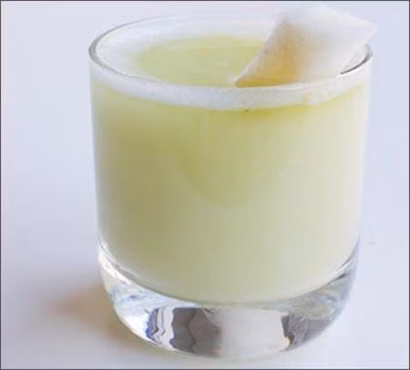 Củ cải tươi: Nếu ho và viêm họng dẫn tới bị khàn tiếng, mất tiếng, hãy dùng nước củ cải tươi giã hoặc ép lấy nước uống. Nấu cháo củ cải ăn nóng với hành và tía tô cũng giúp thai phụ hết bị viêm họng, mất tiếng.