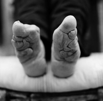 Những nhân chứng sống này cho hay, mặc dù tục lệ này khá đau đớn và dã man, nhưng nó từng là tiêu chuẩn của một người phụ nữ để có thể tìm được người chồng giàu sang.