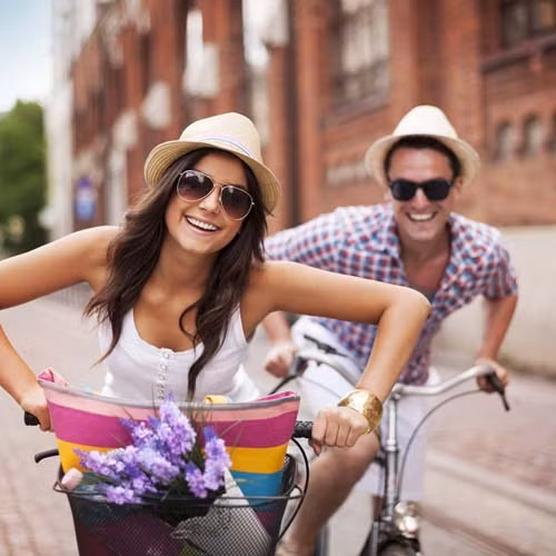 Nếu thường xuyên ôm ấp người mình yêu thương, oxytocin sẽ đạt đến mức tốt nhất, ngăn ngừa bệnh tim mạch, huyết áp, giảm đau, giảm stress, tăng cảm giác gần gũi, tăng sự tự tin, mãn nguyện, tăng sự cảm thông và sự hòa đồng.