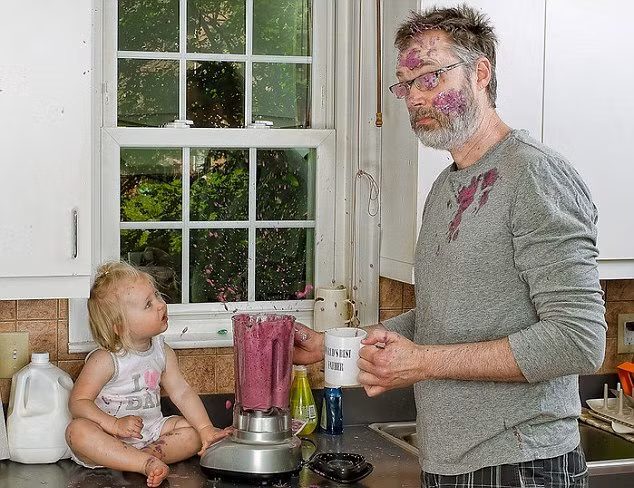 Mặc dù đã ba năm trôi qua, nhưng anh Engledow cho biết sẽ tiếp tục thực hiện bộ ảnh này thêm nhiều bức ảnh nữa.