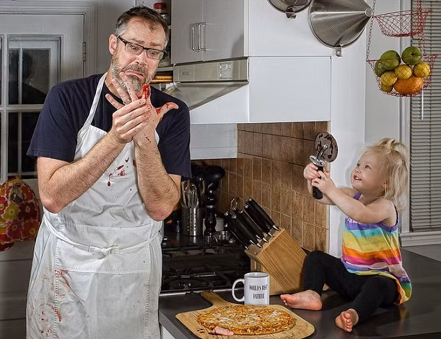 Engledow hiện đang có 105,000 fan hâm mộ trên Facebook.