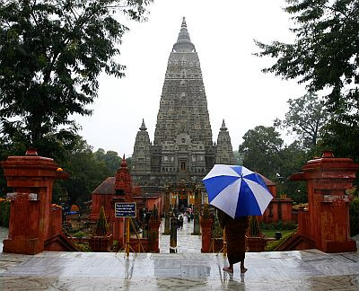 Đại tháp Giác Ngộ.