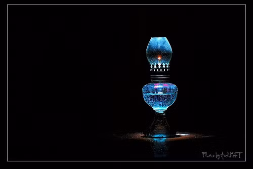 Các nền văn minh từ Âu tới Á, từ Đông sang Tây lâu nay vẫn lưu truyền những câu chuyện kỳ bí về ngọn đèn ngàn năm không tắt trong các mộ cổ. Đó là ẩn số nghìn đời vẫn chưa được làm sáng tỏ.