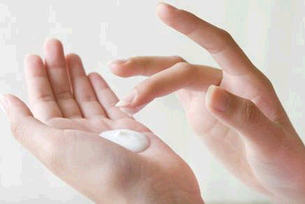 Sáu hoa tay. Bạn là một người có khả năng vẽ. Trong cuộc sống của mình bạn là một người cực kỳ thân thiện, bạn cũng là một người khá lạc quan trong cuộc sống. Nếu như những người khác chỉ biết ngồi than thở thì bạn thực hiện bằng hành động. Đơn giản vì theo bạn, hành động thực tế sẽ chứng minh cho khả năng của bạn. Bạn nói chuyện khá có duyên vì thế có thể vẻ ngoài của bạn không nổi bật nhưng lại được khá nhiều người theo đuổi. Bạn có ước mơ tuy nhiên bạn chưa thực sự tin vào khả năng của mình, vào những điều bạn có thể làm được.