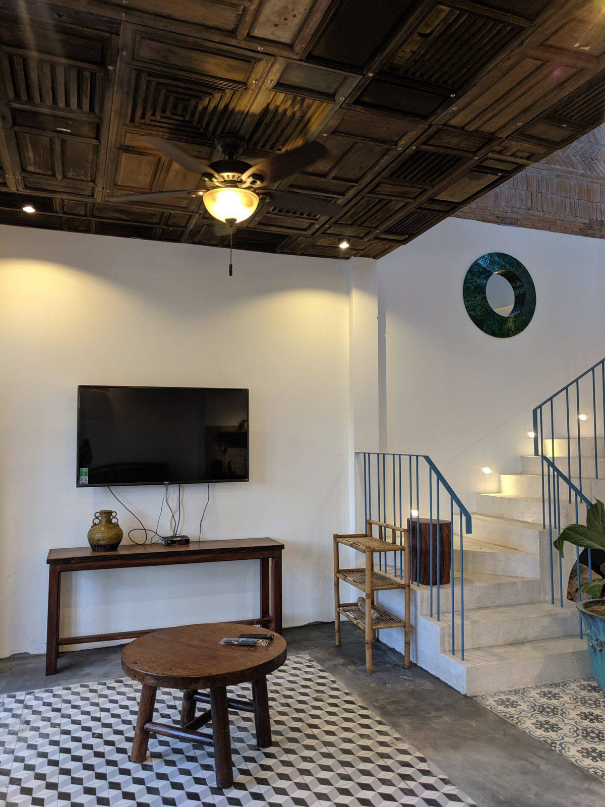 Dam minh trong ngoi nha mang phong cach Dia Trung Hai o Hoi An-Hinh-25