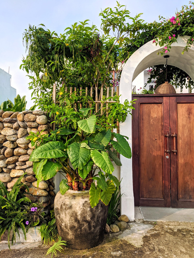 Dam minh trong ngoi nha mang phong cach Dia Trung Hai o Hoi An-Hinh-10