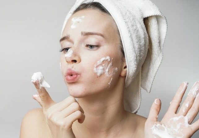 4 lỗi skincare phổ biến nếu không sửa ngay da chẳng thể nào đẹp lên - Hình 3 4 loi skincare pho bien neu khong sua ngay da chang the nao dep len-Hinh-3