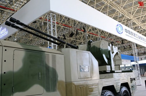 Pháo Type 90 được phát triển dựa trên mẫu pháo Oerlikon GDF-002 của Thụy Điển.