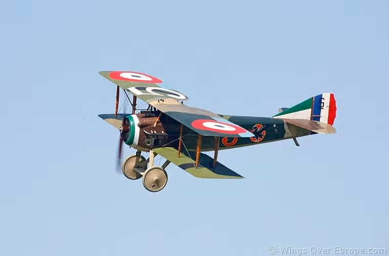 SPAD S.XIII: là loại máy bay tiêm kích hai tầng cánh của Pháp được sử dụng trong Chiến tranh Thế giới thứ 1, nó được công ty Société Pour L'Aviation et ses Dérivés (SPAD) phát triển từ mẫu máy bay tiêm kích SPAD S.VII.