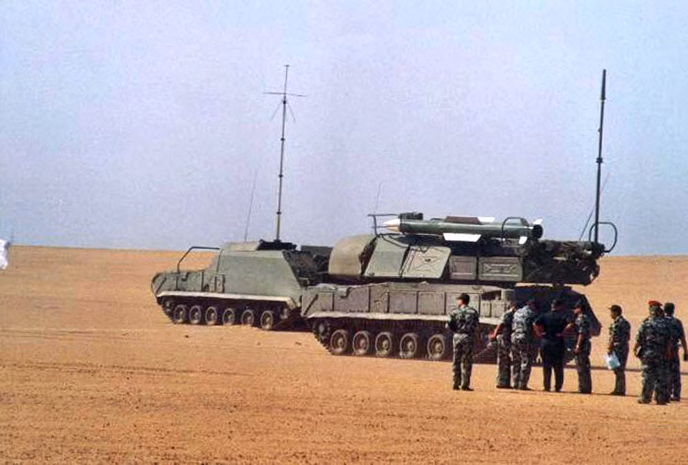 Ai Cap so huu sat thu phong khong Buk-M2, Tor-M2 Nga?