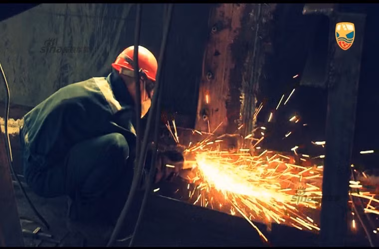 Để có thể hoàn thành một chiếc tàu ngầm, các công nhân tại Sevmash phải thực hiện một khối lượng công việc khổng lồ.