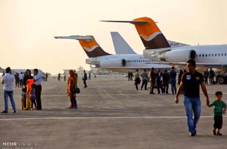 Các hãng hàng không nội địa của Iran sở hữu khá nhiều các loại máy bay chở khách cỡ vừa, đa số là phục vụ các chặn bay tầm ngắn.