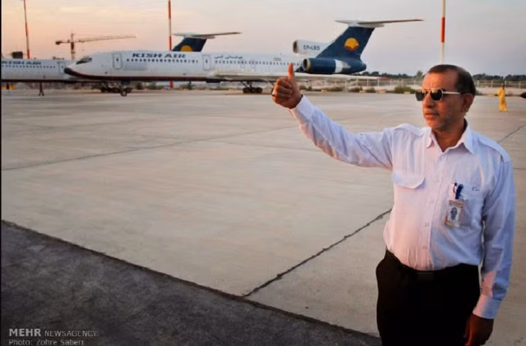 Một chiếc máy bay chở khách Tu-154M cũng của hãng hàng không Kish Air.