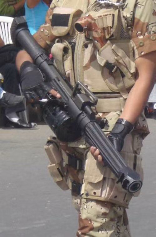 Do đó binh lính có thể mang vác dễ dàng QLZ-87 khi chiến đấu.