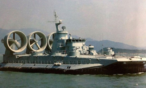 Tàu đổ bộ đệm khí Zubr.